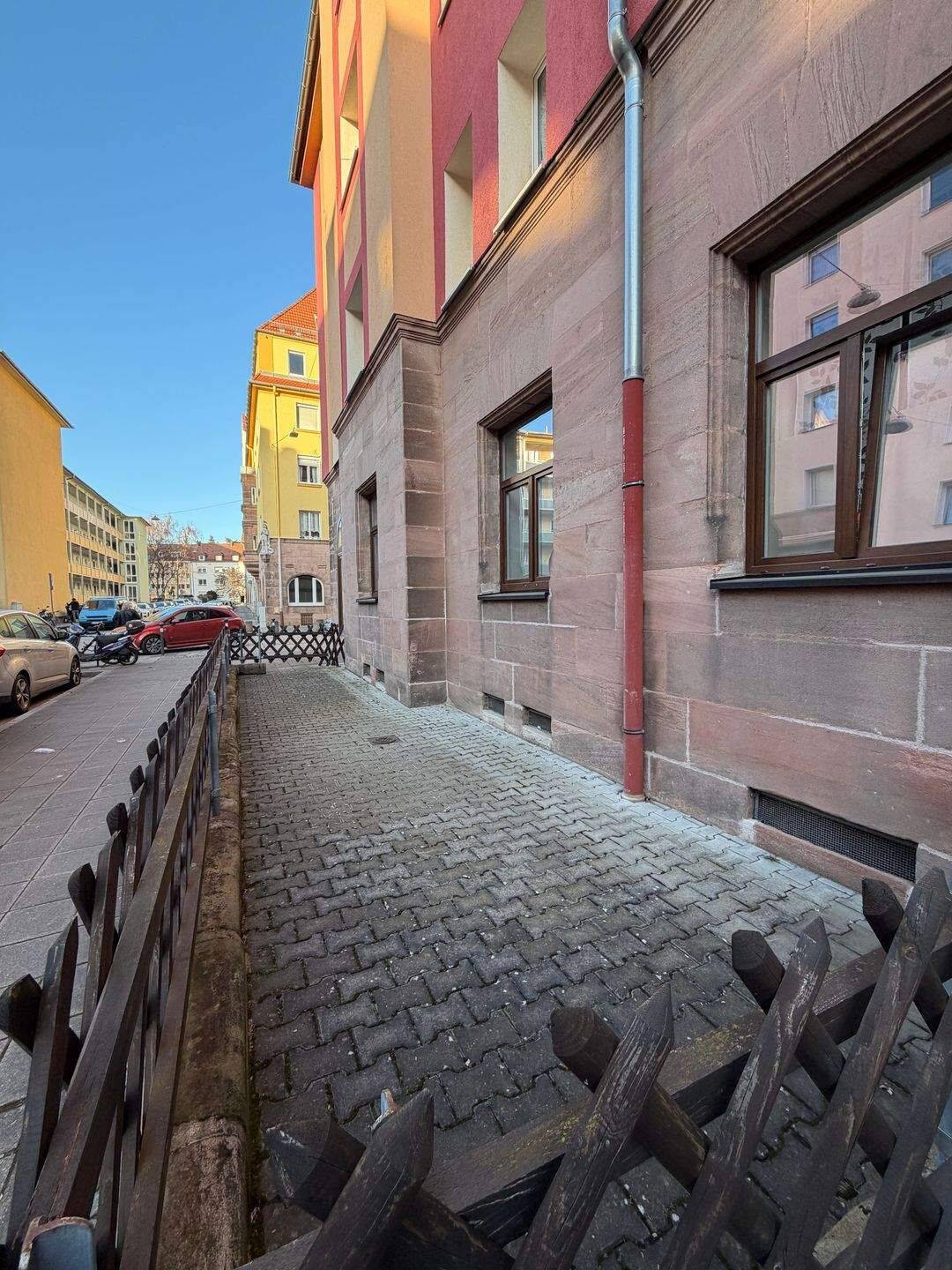 Viel Platz, maximale Flexibilität und ein Zuhause mit Zukunft – großzügige 4-Zimmer-Erdgeschosswohnung mit Terrasse, Garage und zwei Stellplätzen – Nürnberg – Vorschaubild 8