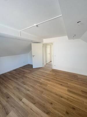 - frisch sanierte DG-Wohnung mit moderner Ausstattung in Essen-Burgaltendorf - – 45289 Essen – Vorschaubild 2