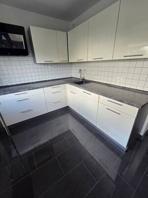 **Schöne Dreiraumwohnung mit Balkon und Einbauküche im TOPZUSTAND, KAUFEN statt mieten!!***