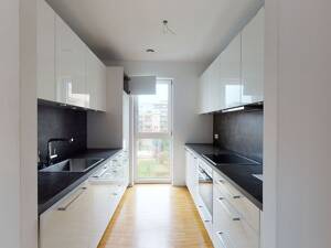 Große 3-Zimmer-Wohnung mit 2 Balkonen – 60594 Frankfurt am Main – Vorschaubild 2