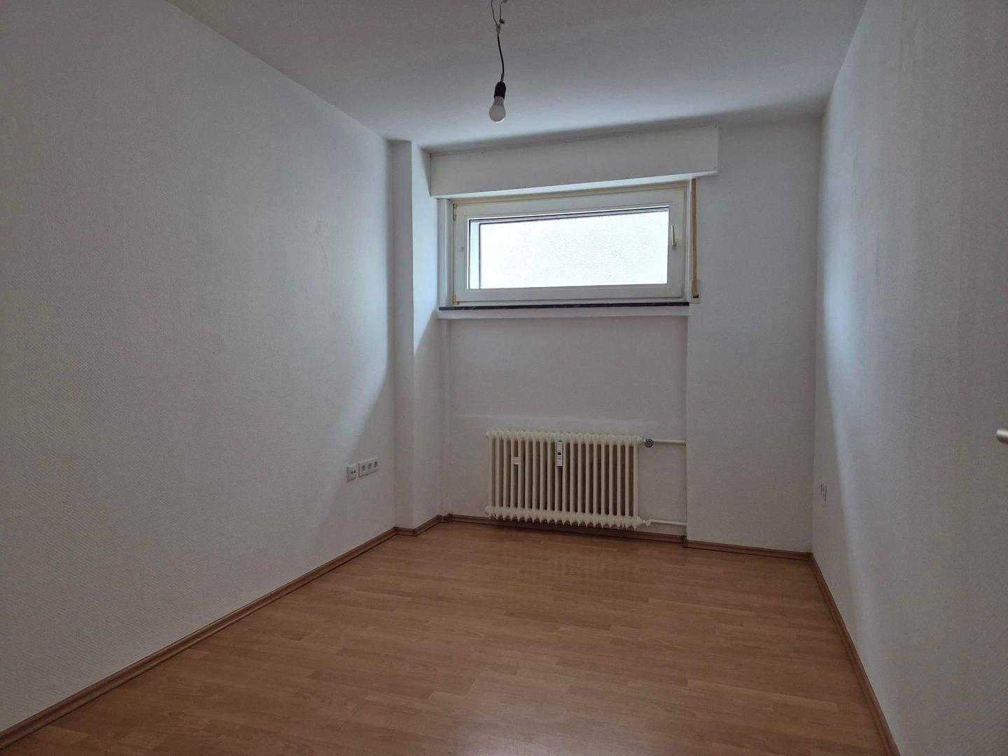 Komplett renovierte Wohnung mit neuem Badezimmer und großem Balkon – Bochum – Vorschaubild 7