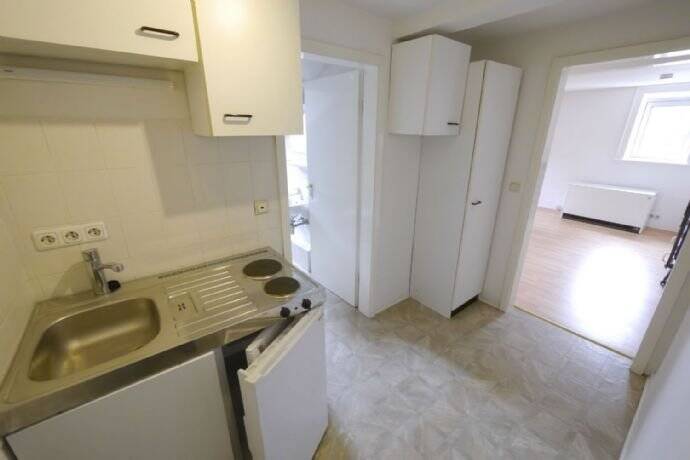 Dachgeschoss-Apartment in zentraler Lage von Wiesbaden – Wiesbaden – Vorschaubild 4