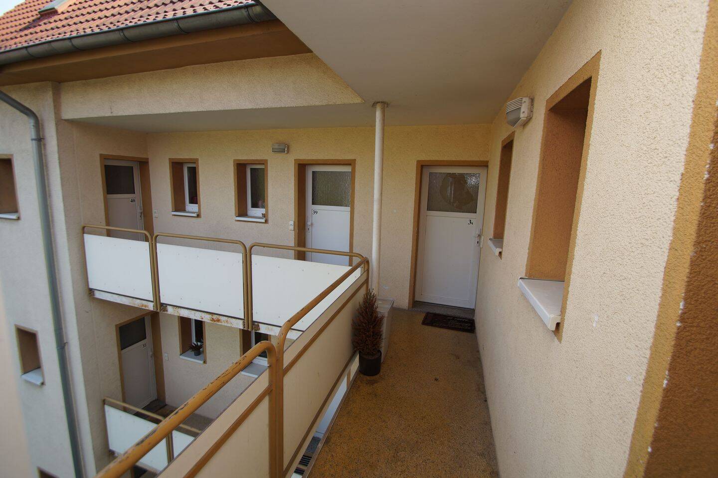 - Vermietet und Provisionsfrei - 2-Zi.-Wohnung mit Wintergarten im Herzen von Erfurt!