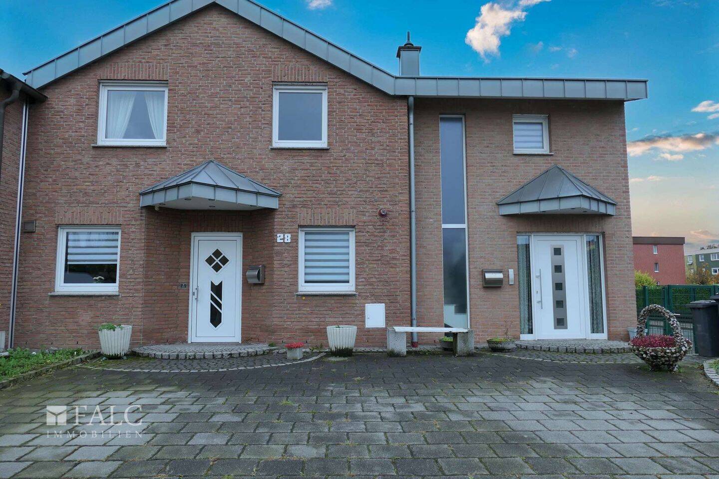 REDUZIERT! Viel Platz für die ganze Familie - Modernes Haus mit Einliegerwohnung – Hamm – Vorschaubild 2