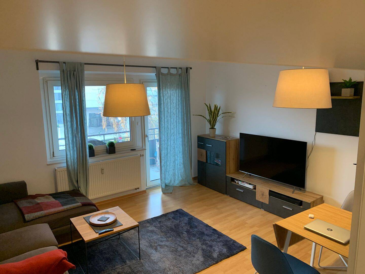 Helle 2-Zimmer-Wohnung mit Balkon und viel Grün – Paul-Gossen-Straße, Erlangen – Erlangen – Vorschaubild 2
