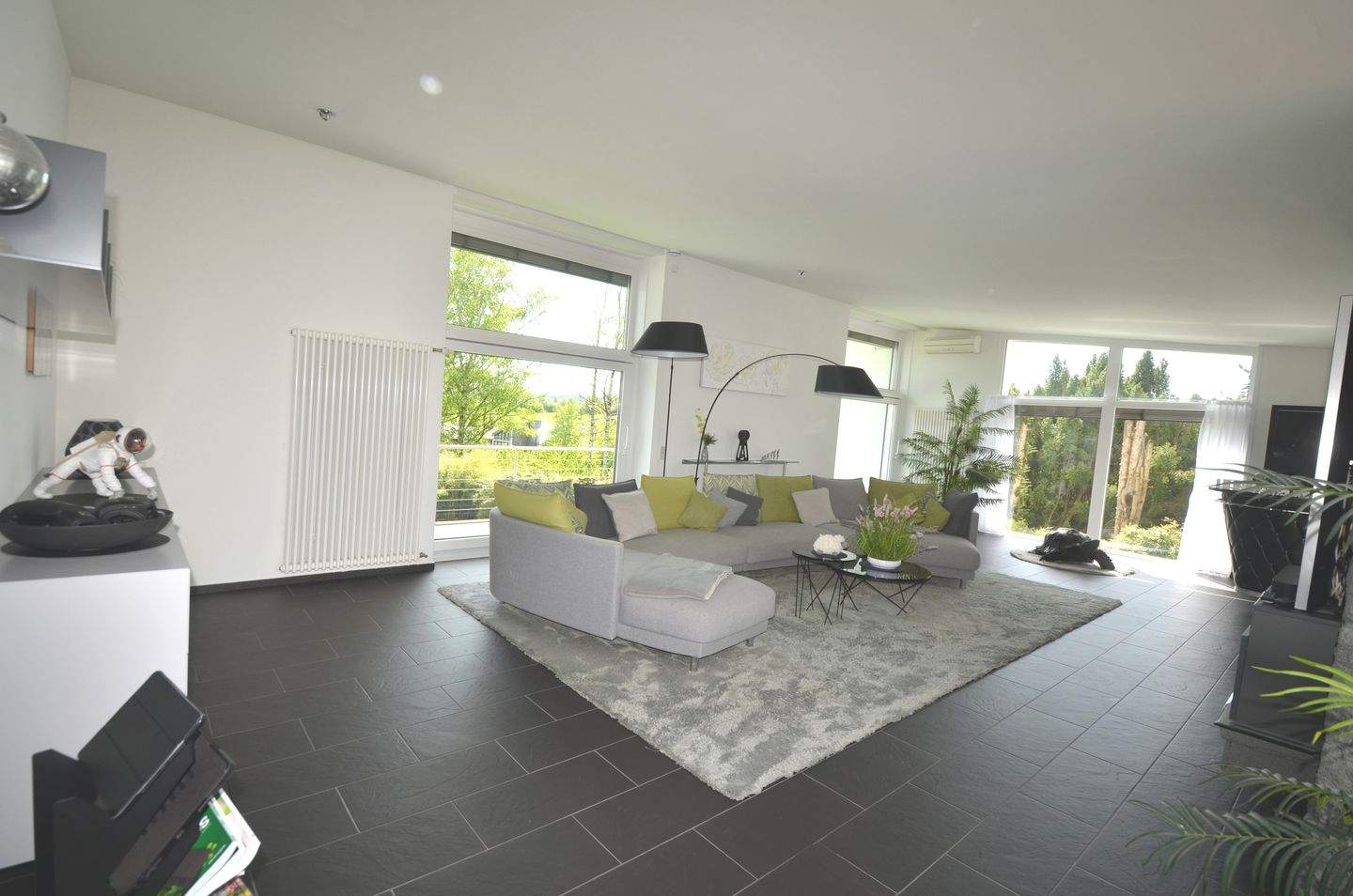 EXKLUSIVES VILLENANWESEN - PREMIUM AUSSICHTSLAGE - MIT BEEINDRUCKENDER GARAGENKAPAZITÄT – Birkenfeld – Vorschaubild 4