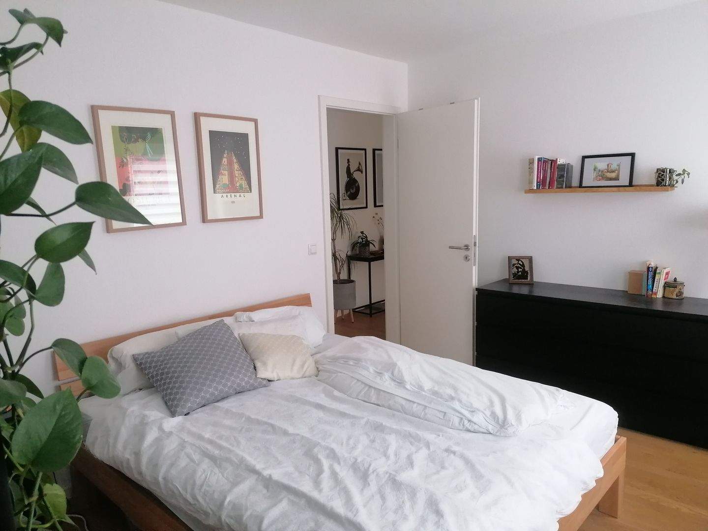 Nürnberg Lorenzer Altstadt: top 2-Zimmerwohnung in 2020 hochwertig saniert; Balkon; Einbauküche, Parkettboden, u.v.m.; zum 01.06.2026 verfügbar – Nürnberg – Vorschaubild 5