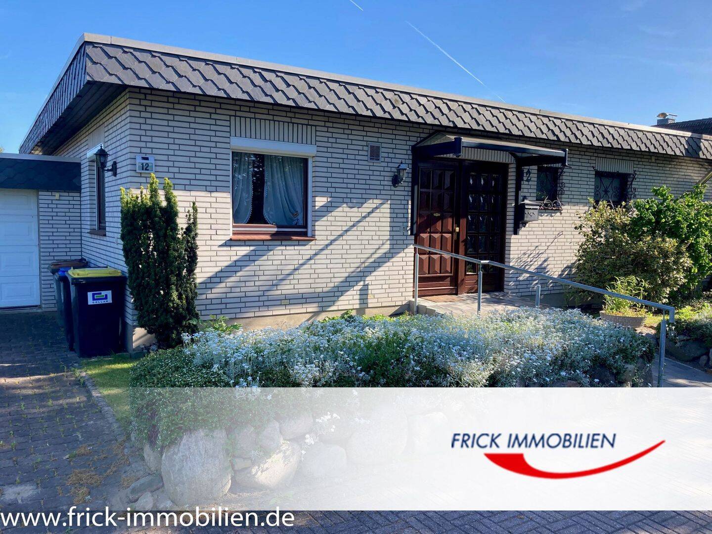 Winkelbungalow mit Garage