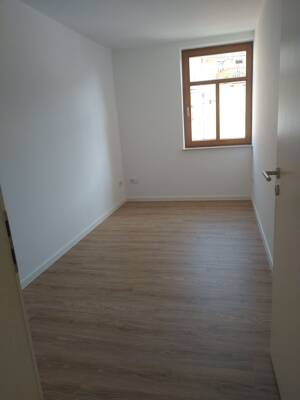 Ruhige 3-Zimmer Wohnung in einer Stadtvilla im Grünen, 2. Obergeschoss – Riedmauer 12, 99310 Arnstadt – Vorschaubild 3
