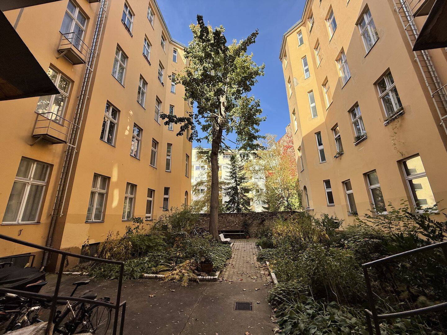 Zur Eigennutzung - Stilvolle Citywohnung fußläufig zum Viktoria-Luise-Platz – Berlin – Bild 1 von 4