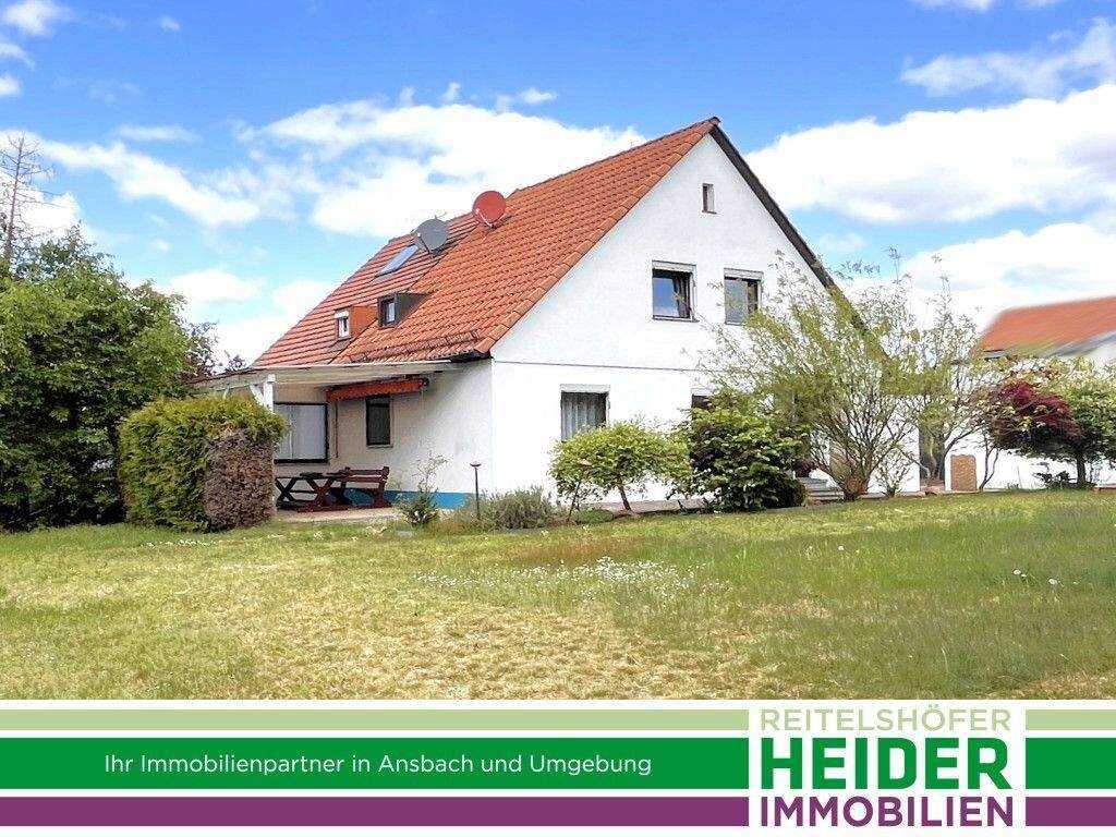 Gepflegte Doppelhaushälfte mit Erweiterungsmöglichkeit, in Nbg Eibach – Nürnberg – Bild 1 von 9