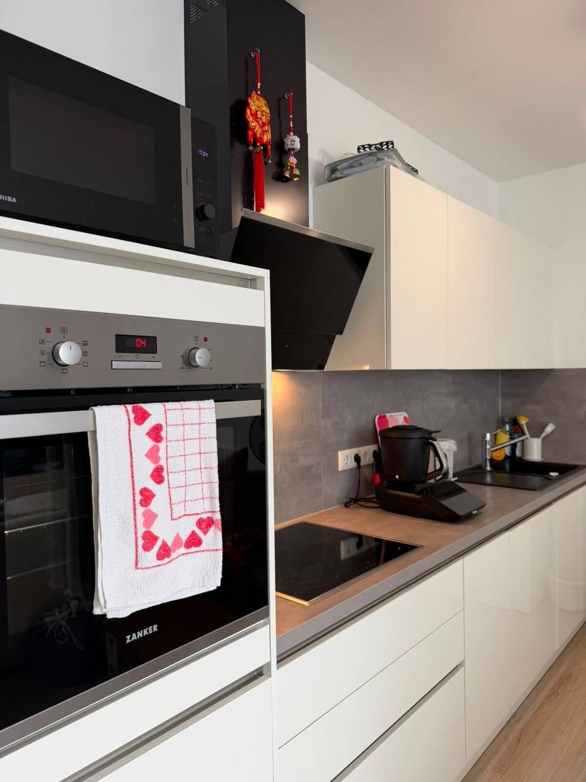 3,5-Zimmer Penthouse-Maisonnette Wohnung in Hamburg-Hummelsbüttel mit 2 PKW-Stellplätzen und Einbauküche – 22339 Hamburg – Bild 1 von 8