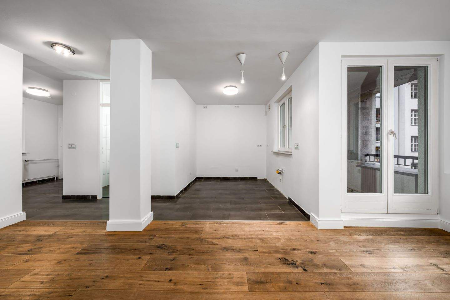 Sofort bezugsfrei! Geräumige 4-Raum Wohnung im Zentrum mit 2 Balkonen - denkmalgeschützte Wohnanlage – Berlin – Vorschaubild 5