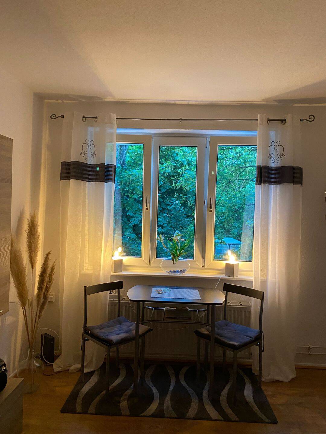Helle möblierte 1,5-Zi.-Wohnung nahe Spree (10 Min). Schlafnische, 2 Sofas, WLAN, Arbeitsplatz, gute Anbindung ins Zentrum, Vermietung für 6 Monate – Berlin – Vorschaubild 7