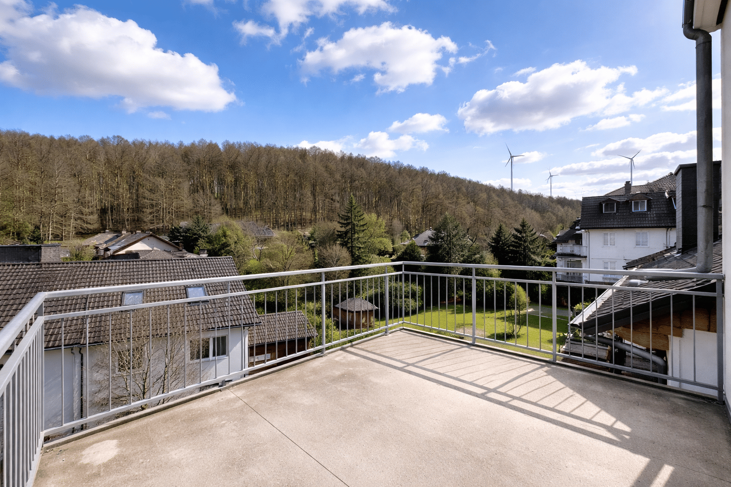 Gepflegte ca. 70 m² große ETW mit Tageslichtbad, großem Balkon und PKW- Stellplatz – Hagen – Bild 1 von 9