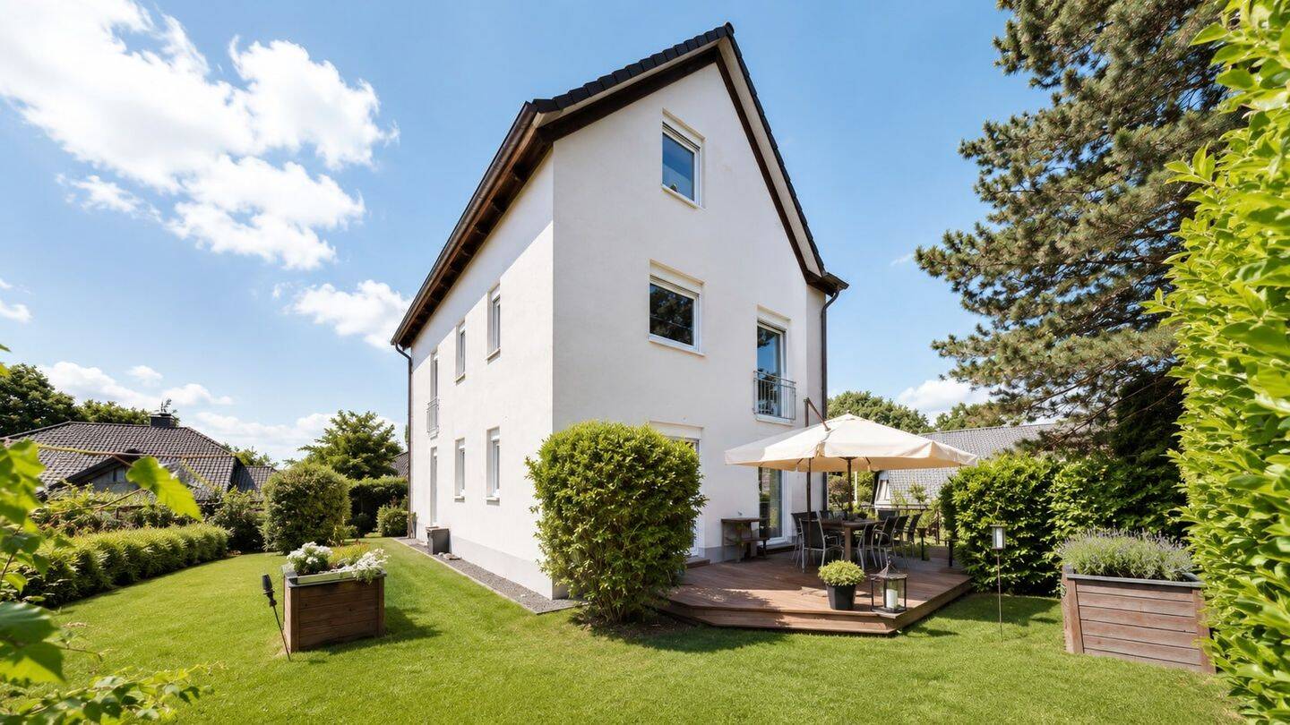 Exklusives Familienhaus mit großzügigem Raumangebot, moderner Ausstattung und vielseitigen Nutzungsmöglichkeiten – Wuppertal – Vorschaubild 2