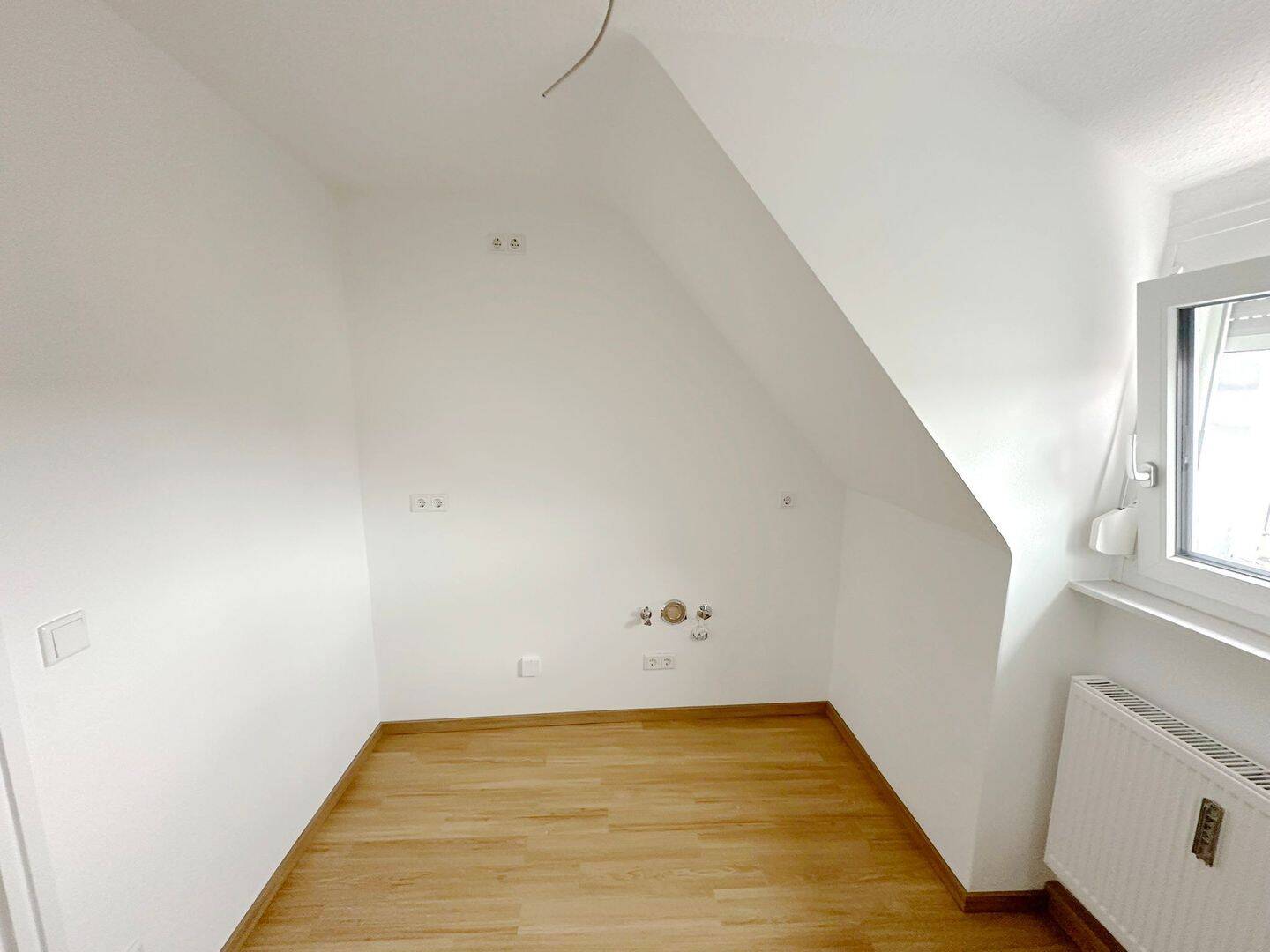 Wohnen im Rückgebäude: 2-Zimmer-Dachgeschoßwohnung – Nürnberg – Vorschaubild 6