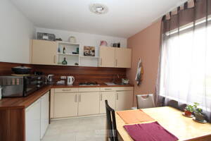 Attraktive Wohnung mit 5 Zimmern & 5 Bädern - ideal für Kurzzeitvermietung, ca. 5,4 % Rendite – 93055 Regensburg – Vorschaubild 2