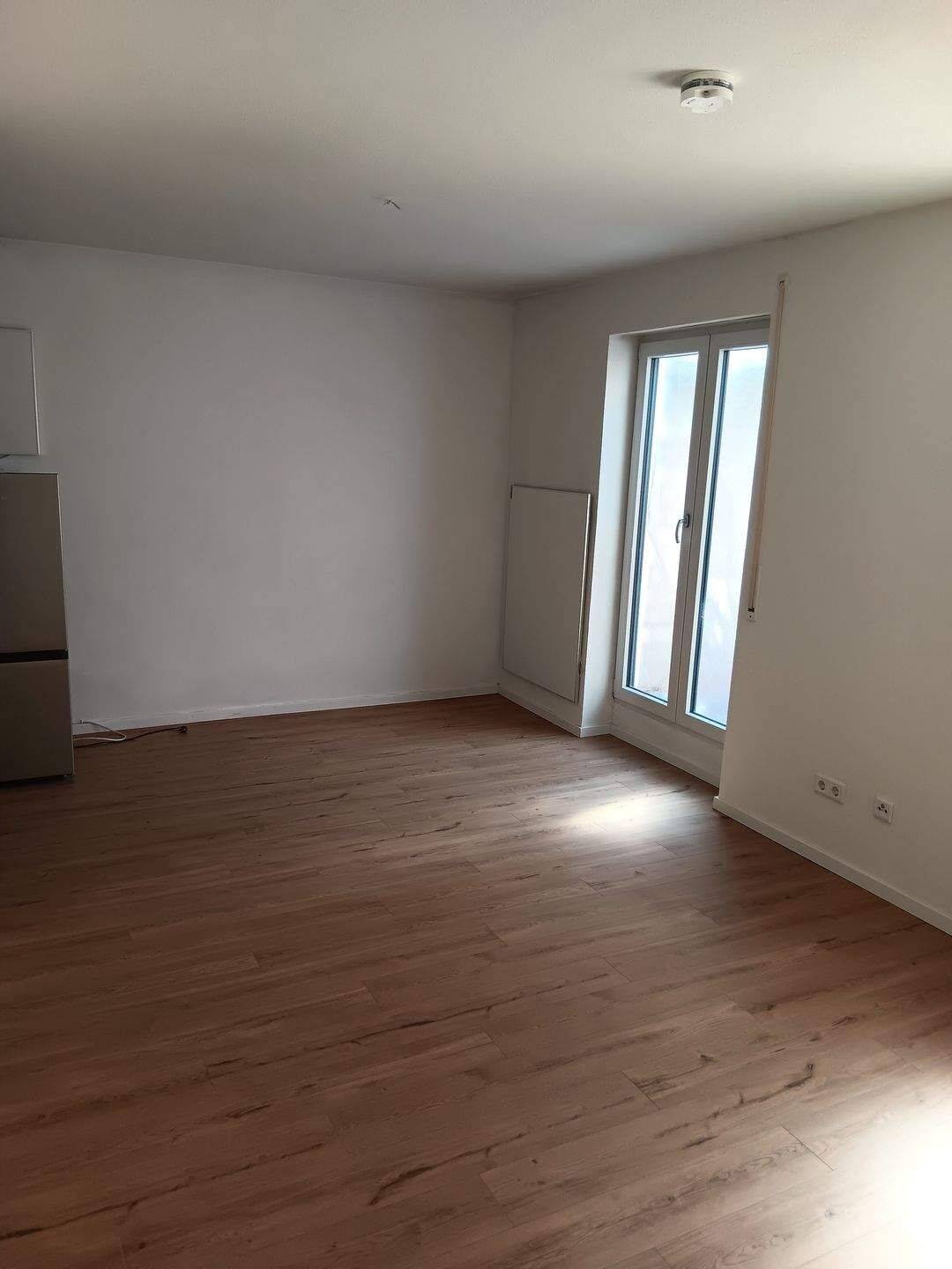 Gemütliche 1-Zimmer-Wohnung mit Terrasse und Einbauküche in zentraler Lage von Nürnberg – Nürnberg – Vorschaubild 2