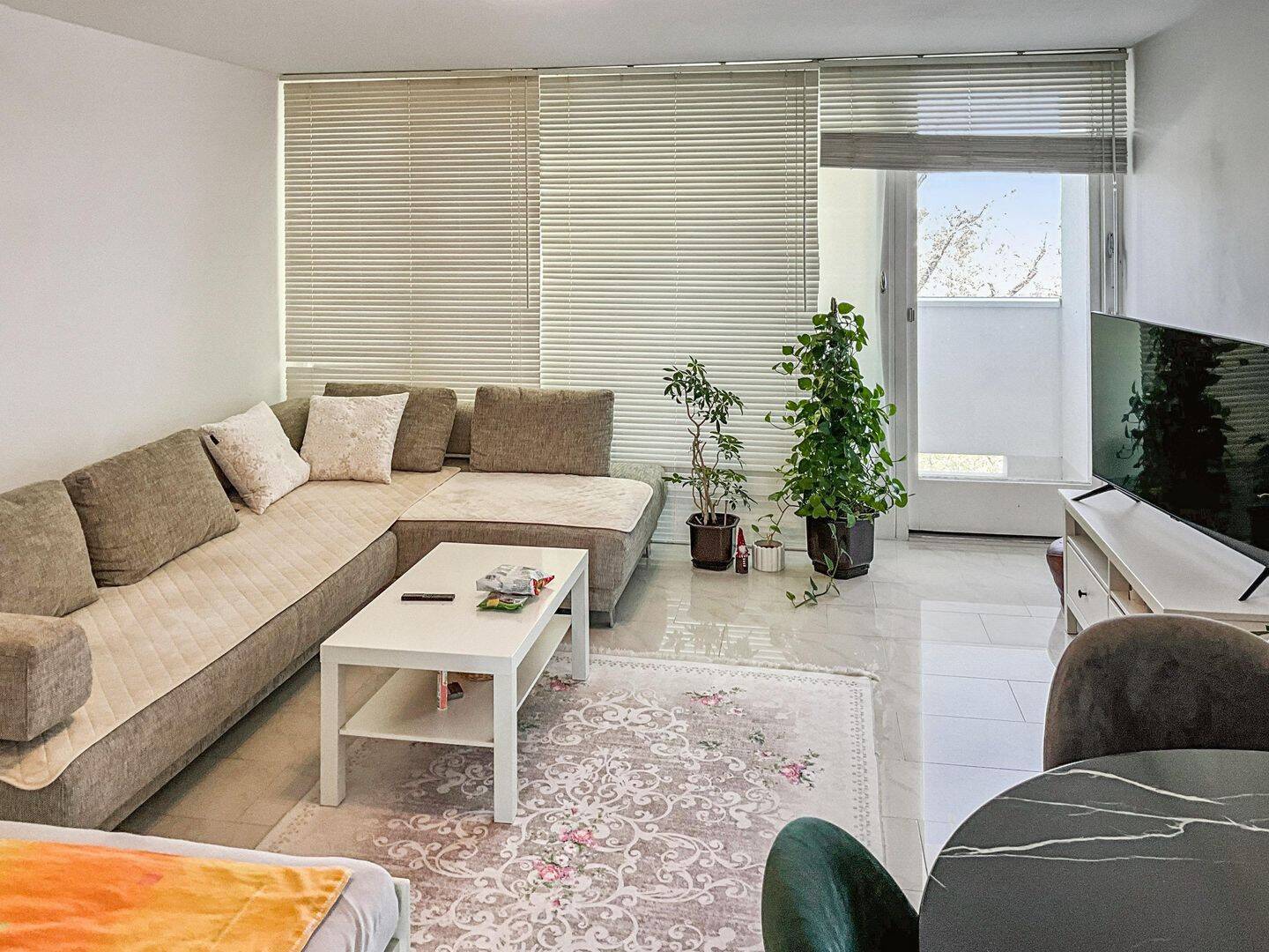 Kurzfristig beziehbar! Gepflegtes 1-Zimmer-Apartment mit optimalen Grundriss und separater Küche – München – Vorschaubild 2