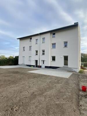 Große Doppelhaushälfte mit viel Platz in Magdeburg