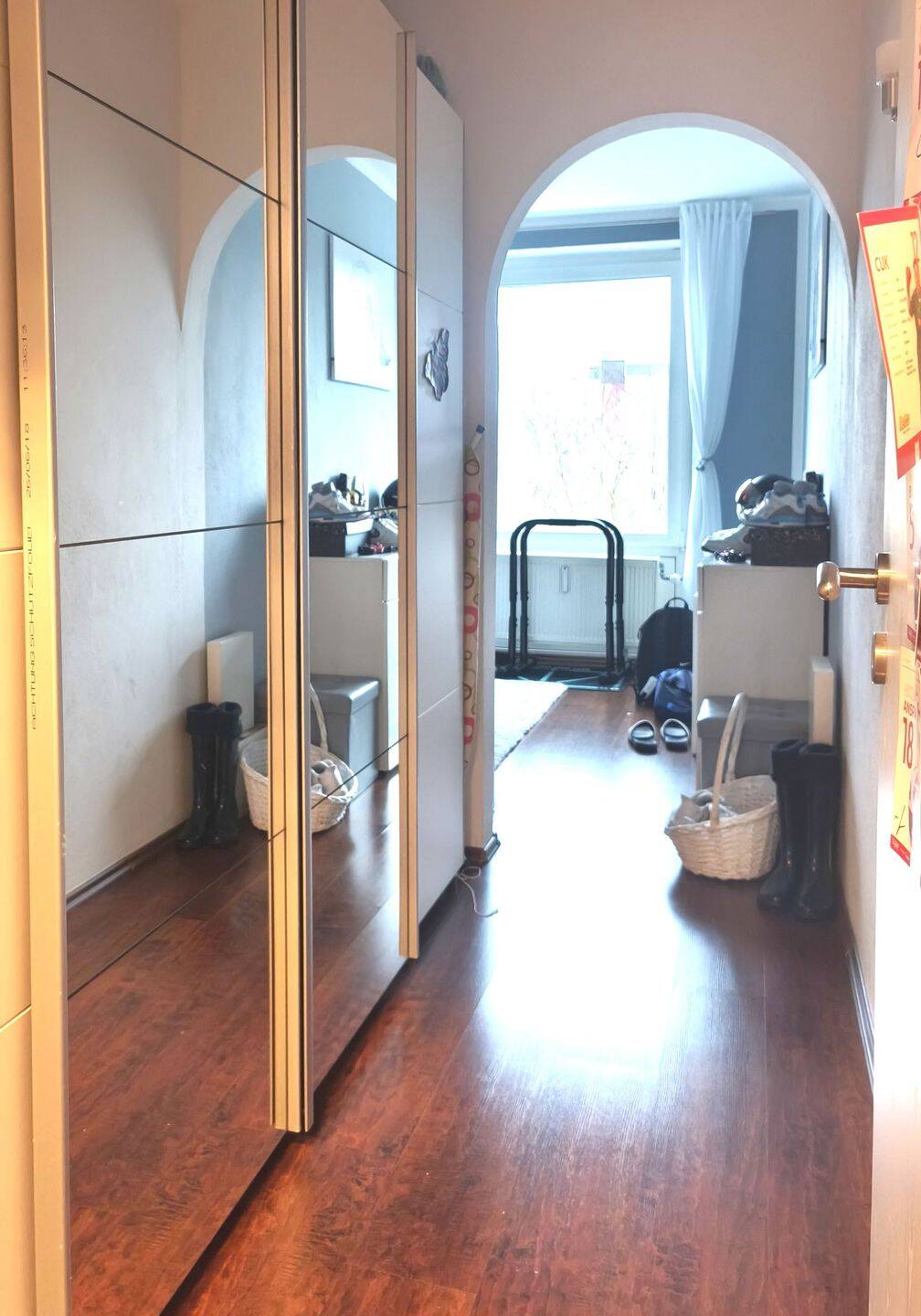 Gelegenheit: Geräumige 4-Zimmer-Wohnung (96 m² Wohnfläche) mit 2 Balkonen, in Regensburg (Westenviertel) – Regensburg – Vorschaubild 8