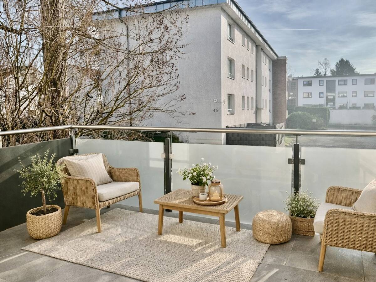 Großzügige Zwei-Zimmerwohnung mit Balkon und kleinem Gartenbereich – 63071 Offenbach am Main – Bild 1 von 9
