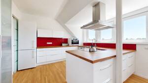 Charmante Drei-Zimmer-Wohnung in ruhiger Lage mit Garage – 60389 Frankfurt am Main – Vorschaubild 2