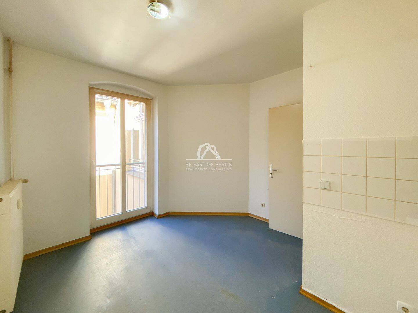 RUHIGE ALTBAUWOHNUNG IM BELIEBTEN SIMON-DACH-KIEZ | IM GARTENHAUS 4.OG OHNE AUFZUG |PROVISIONSFREI | – Berlin – Vorschaubild 3