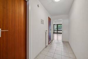 Provisionsfrei - Modernisiertes Apartment mit Südbalkon in ruhiger Innenhoflage – 81371 München – Vorschaubild 2