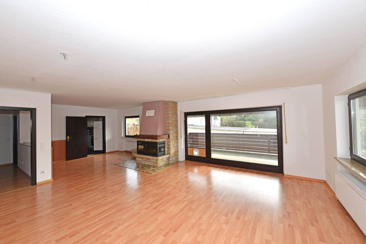 Großzügige 3-Zimmer-Erdgeschosswohnung mit Kamin – Hennef (Sieg) – Vorschaubild 4
