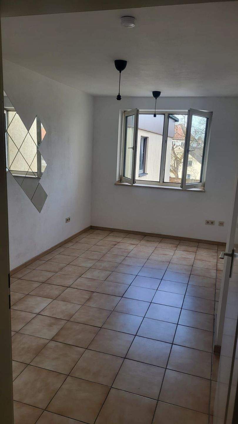 Lichtdurchflutete,geräumige 5-Zimmer-Wohnung – Regensburg – Vorschaubild 7