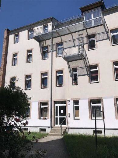 Kompakte Hinterhaus DG 2,5-Zimmer mit Einbauküche, Laminat und Wanne in uninaher Lage! – Chemnitz – Vorschaubild 3