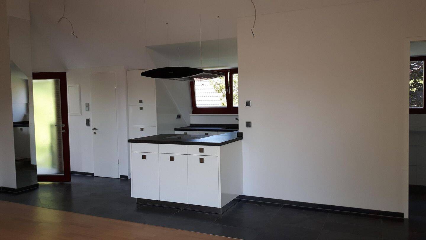 3 Zimmer lichtdurchflutete DG-Wohnung Inmitten von München-Waldtrudering – München – Vorschaubild 5