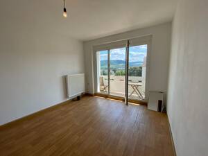 Ruhiges Wohnen in Jena-Nord: Zeitlose Wohnung mit Balkon, EBK und Tageslichtbad – 7743 Jena – Vorschaubild 3