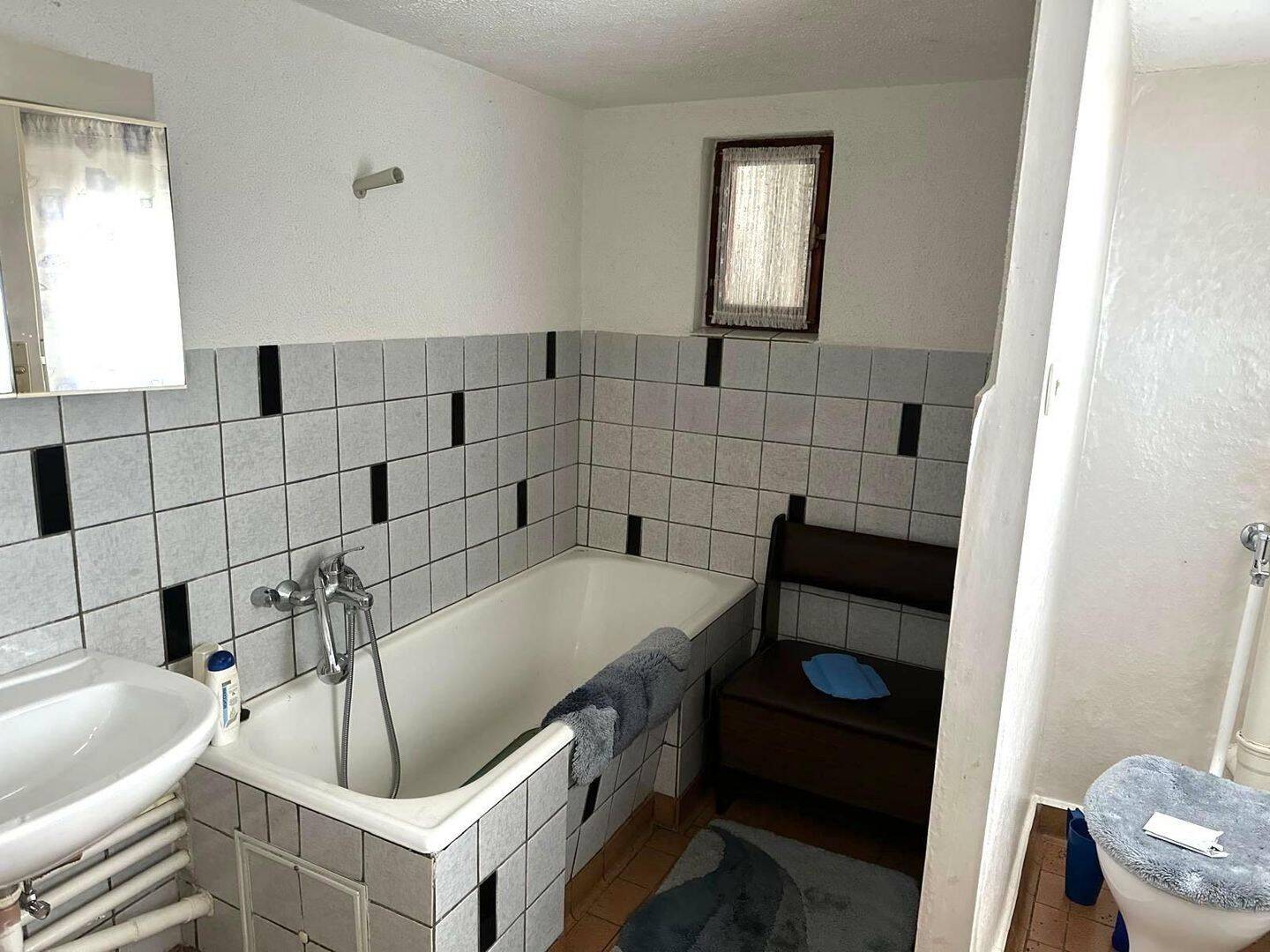 Charmantes Haus mit Nebengebäude in Zeulenroda-Triebes: Ihr neues Zuhause in Hanglage – Zeulenroda-Triebes – Vorschaubild 6