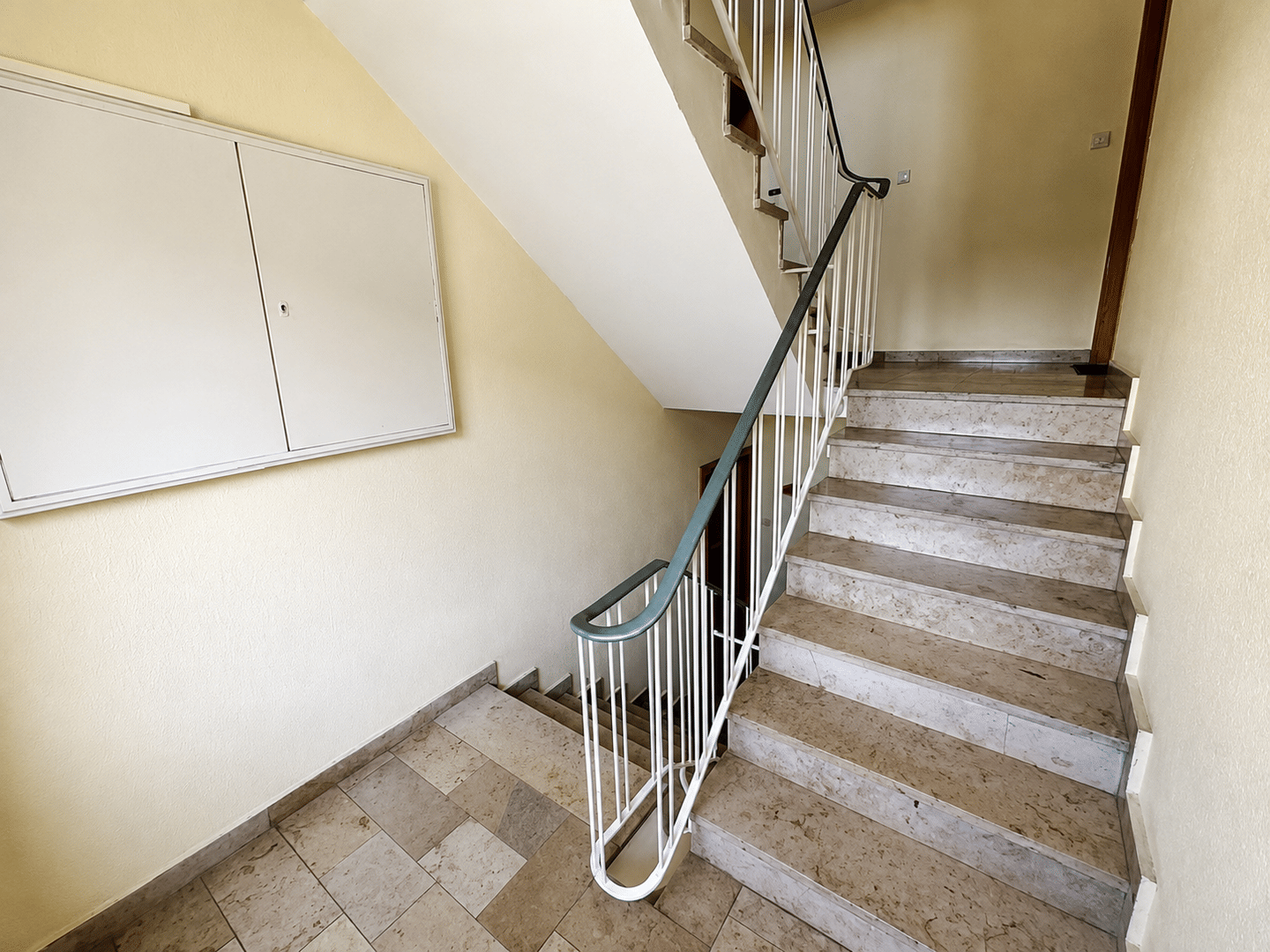 Attraktive 4-Zi.-Wohnung in Bielefeld: 81m², Balkon, Garage - perfekt für Kapitalanleger! – Bielefeld – Bild 1 von 1
