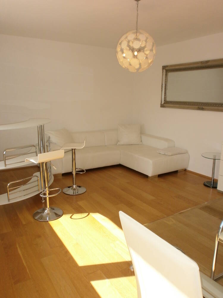 Düsseldorf-Hamm/Medienhafen/Unterbilk: 2-Zimmer-Luxus-Wohnung ! – Düsseldorf – Vorschaubild 2