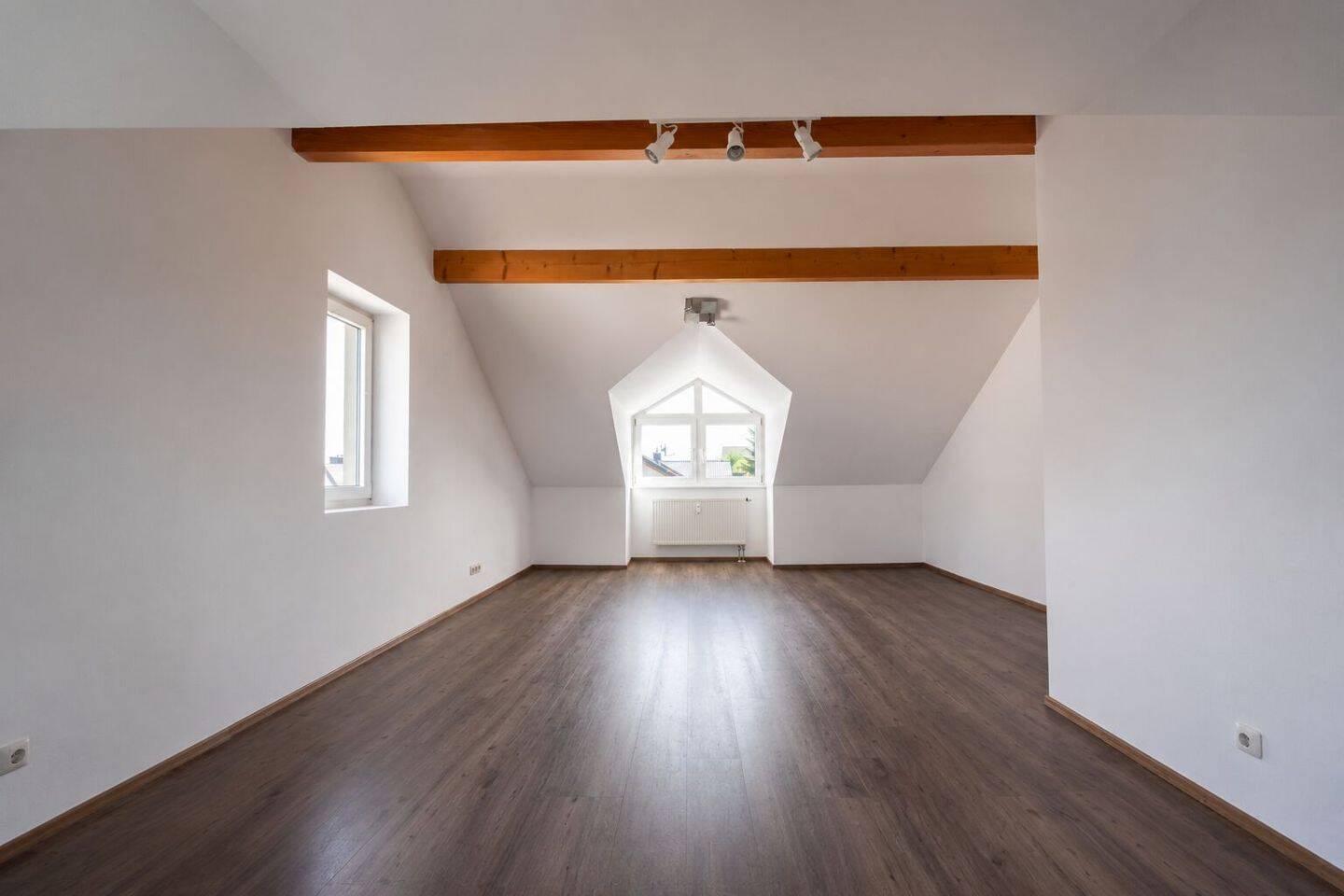2-Zimmer-Dachgeschosswohnung in Höhenkirchen-Siegertsbrunn