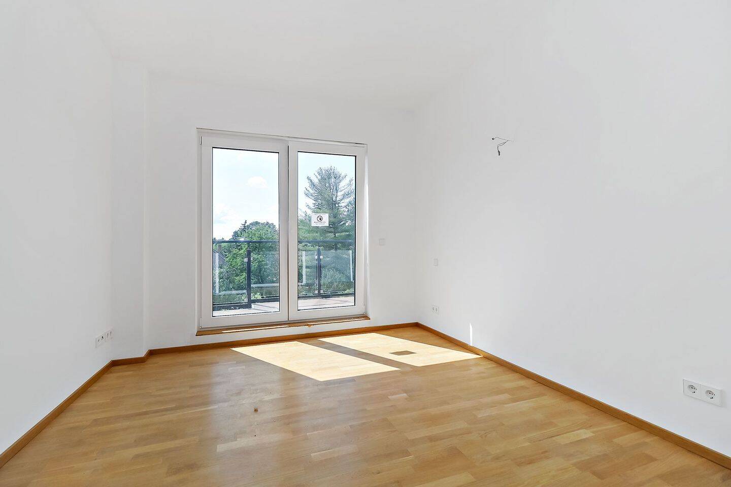Exklusives Wohnerlebnis im Penthouse: Aufzug, Südterrasse & Tiefgarage – Berlin – Vorschaubild 4