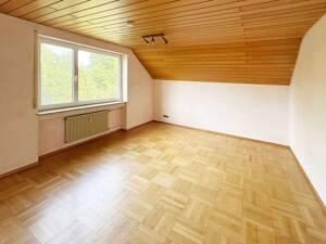 Erstbezug nach Renovierung: Großzügige 4-Zimmer-Wohnung mit Westbalkon & Dachboden – 89079 Ulm – Vorschaubild 8