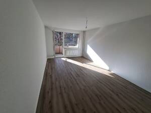 Modernisierte 3 Zimmerwohnung zur Miete - Wentzel Dr. – 22880 Wedel – Vorschaubild 2