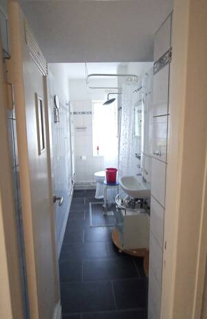 **SÜßE 2 Zimmer- Balkonwohnung mit Tageslichtbad und EBK** – 12101 Berlin – Vorschaubild 9