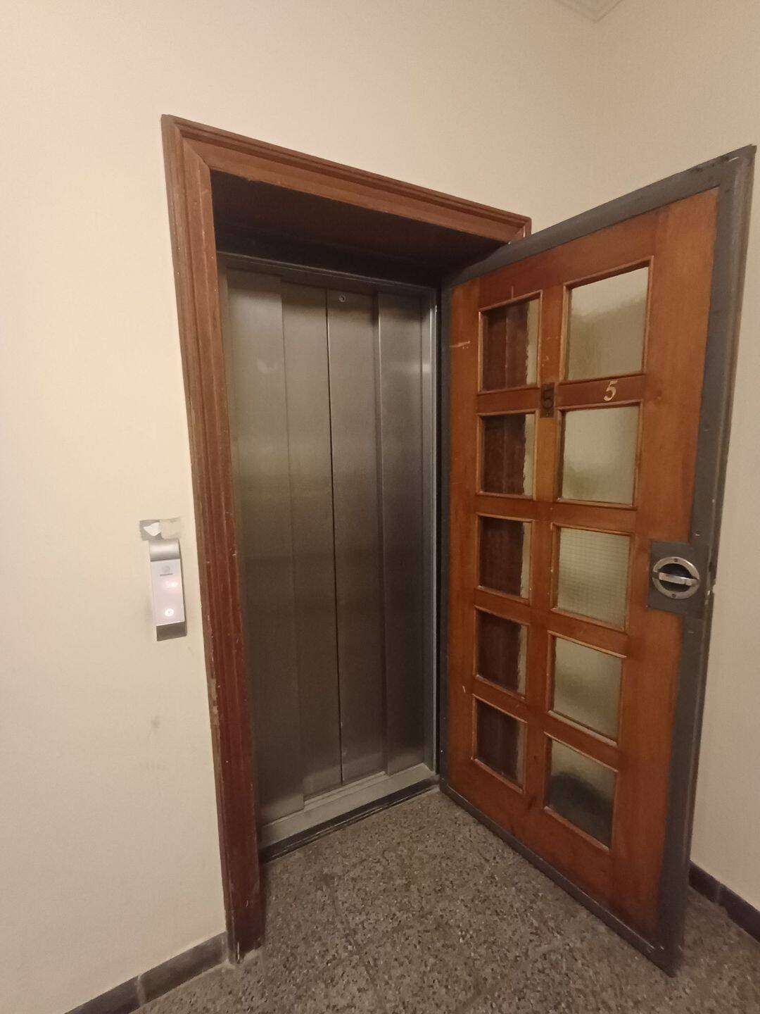 Helle und freistehende 3,5-Zimmer-Wohnung in zentraler Lage – Berlin – Vorschaubild 6