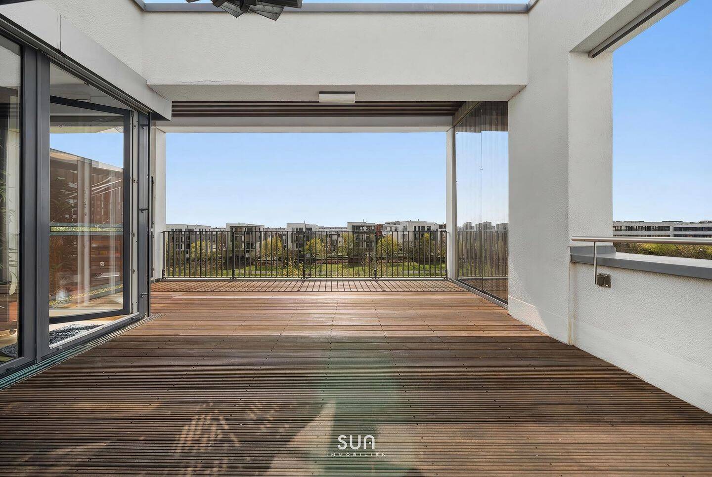 ÜBER DEN DÄCHERN RIEDBERGS: 360° Panorama-Penthouse | Skyline & Taunusblick | 5 Terrassen – Frankfurt am Main – Vorschaubild 7