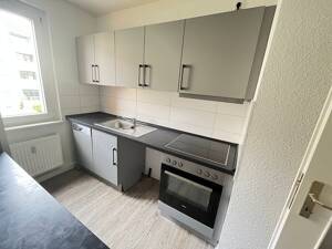 Hochwertige 4 Zimmer Wohnung mit Balkon | inkl. EBK – 8060 Zwickau – Vorschaubild 6