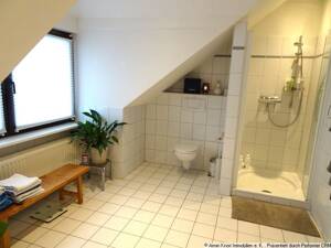 4-Zimmer-Dachgeschosswohnung mit Einbauküche, Balkon und PKW-Stellplatz in Oldenburg/ Eversten – 26131 Oldenburg – Vorschaubild 7