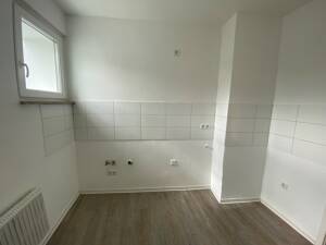 Fertig renoviert! Schöne 3,5-Zimmer Wohnung mit Balkon – 45327 Essen – Vorschaubild 8