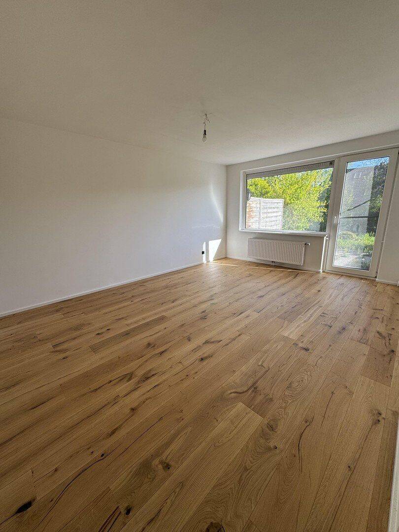 Stilvoll renovierte 3- Zimmer Wohnung mit grünem Ausblick