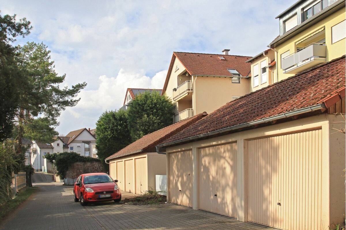 7-Parteienhaus mit 7 Garagen im beliebten Mannheimer Feudenheim – Mannheim – Vorschaubild 3
